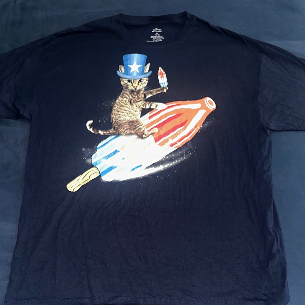 Patriotic Cat Graphic T-Shirt - Navy Blue